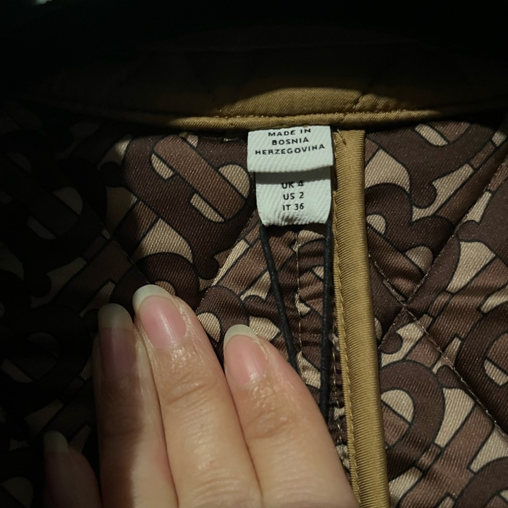 Burberry Quilted Jacket with Corduroy Collar - Picture 7 of 16